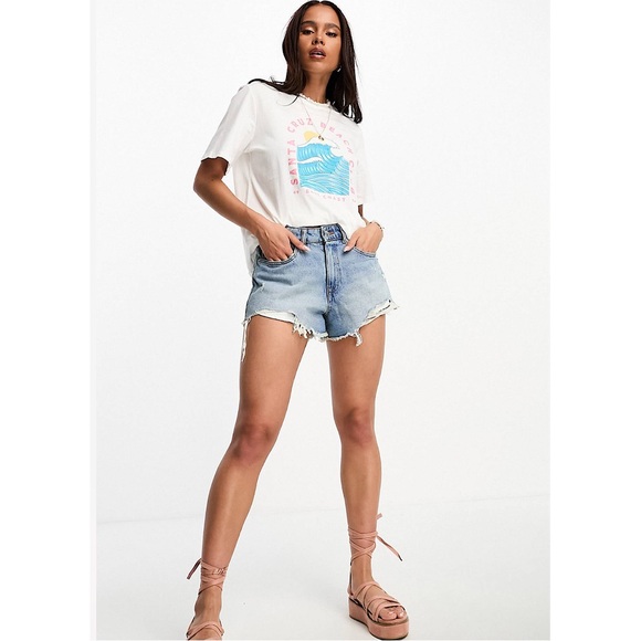 Pieces Santa Cruz Beach Club Graphic Tee. Size small. - Picture 2 of 16